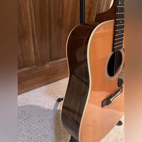 2002 Martin D-28 Six String Acoustic Electric Guitar with case - Picture 3 of 14